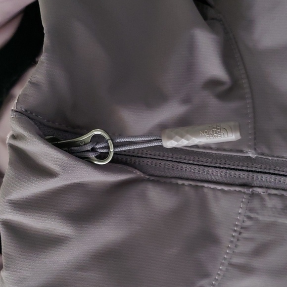 Th North Face DRYVENT lightweight rain Jacket with hood - Picture 8 of 8